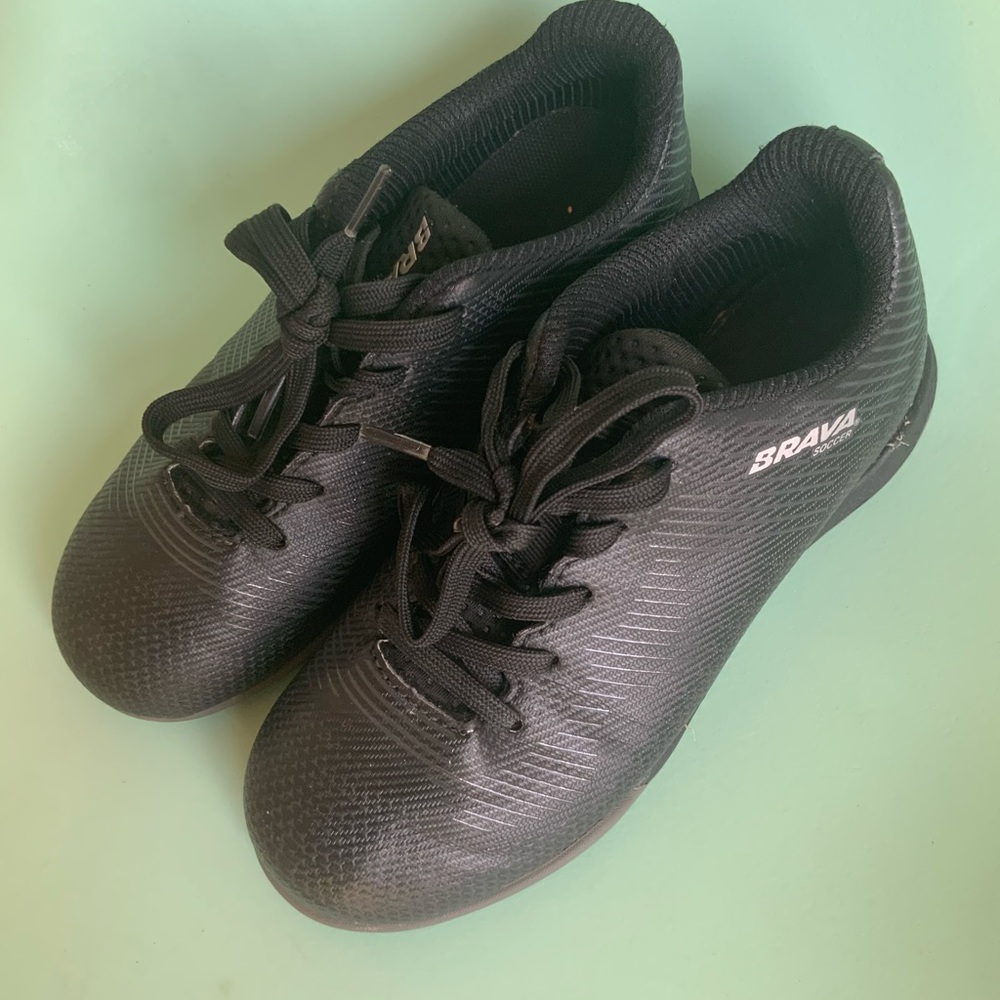 Brava soccer shoes size 13 boys